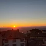 Cortona's Rooftop Nest דירה