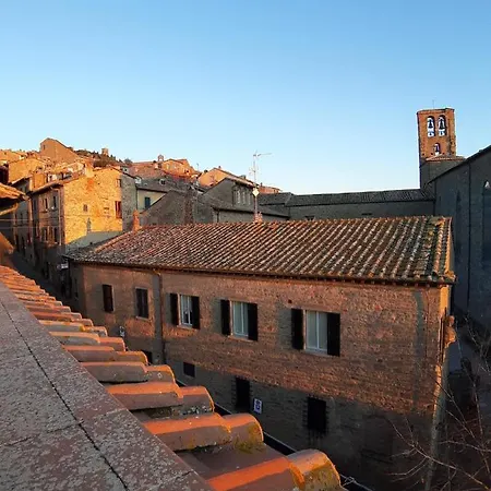 Cortona's Rooftop Nest Apartman Cortona