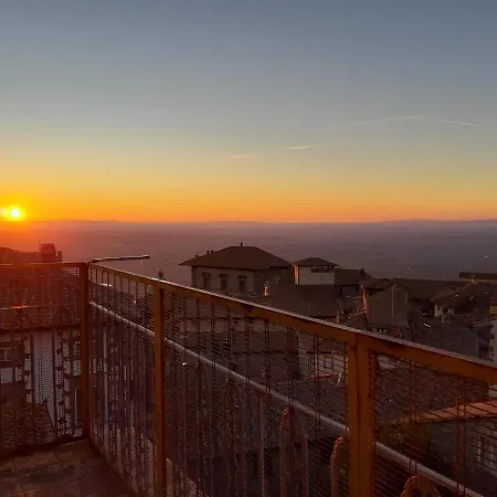 Cortona's Rooftop Nest