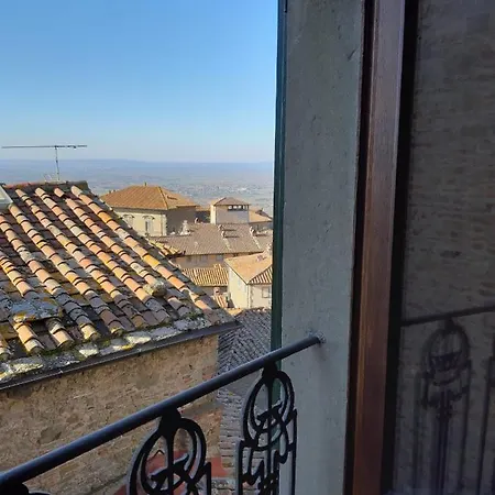 Apartman Cortona's Rooftop Nest *