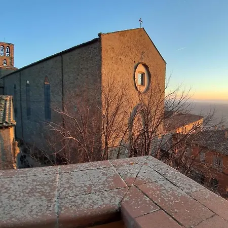 Cortona's Rooftop Nest Lägenhet