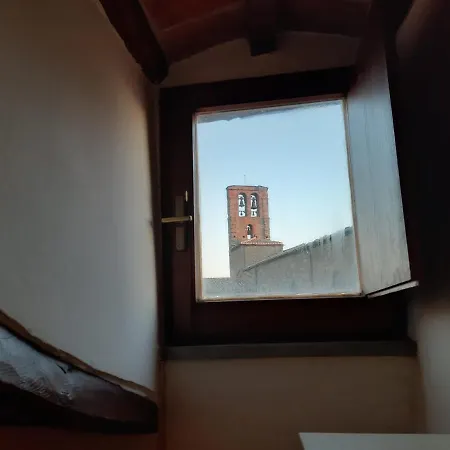 Cortona's Rooftop Nest Apartman Cortona
