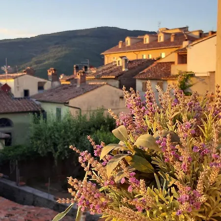 Apartament Cortona's Rooftop Nest *