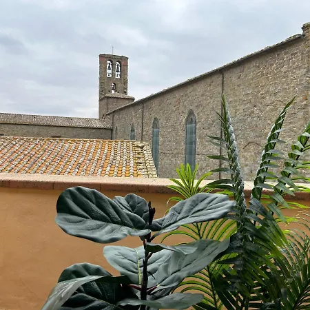 Cortona's Rooftop Nest Apartament *