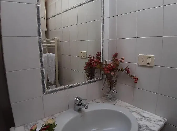 Cortona's Rooftop Nest Apartament