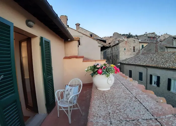 Apartament Cortona's Rooftop Nest *