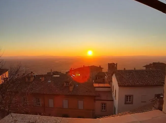Apartament Cortona's Rooftop Nest *