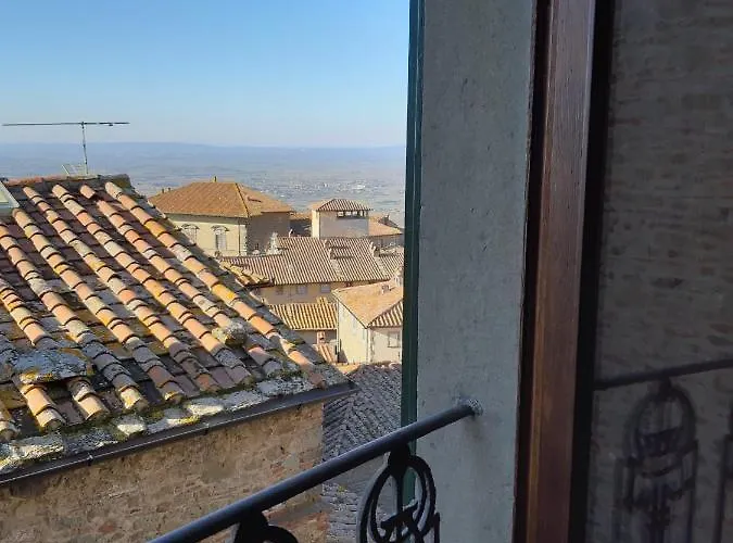 Apartament Cortona's Rooftop Nest *