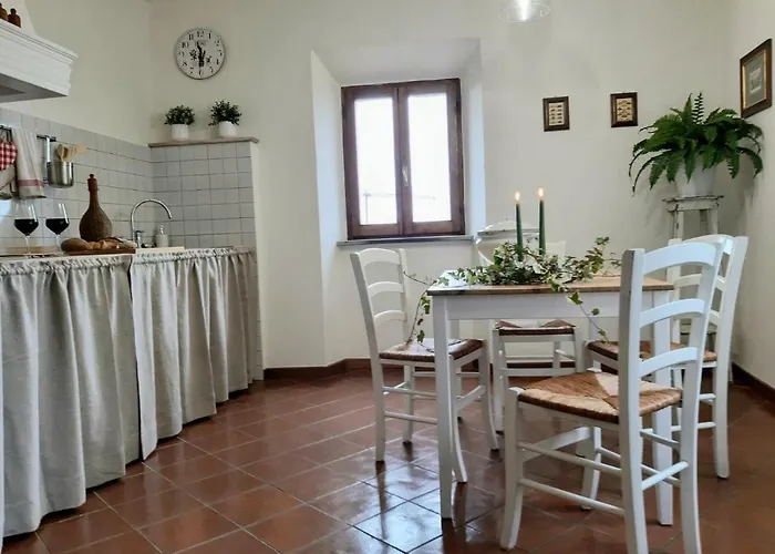 Cortona's Rooftop Nest Apartament Cortona